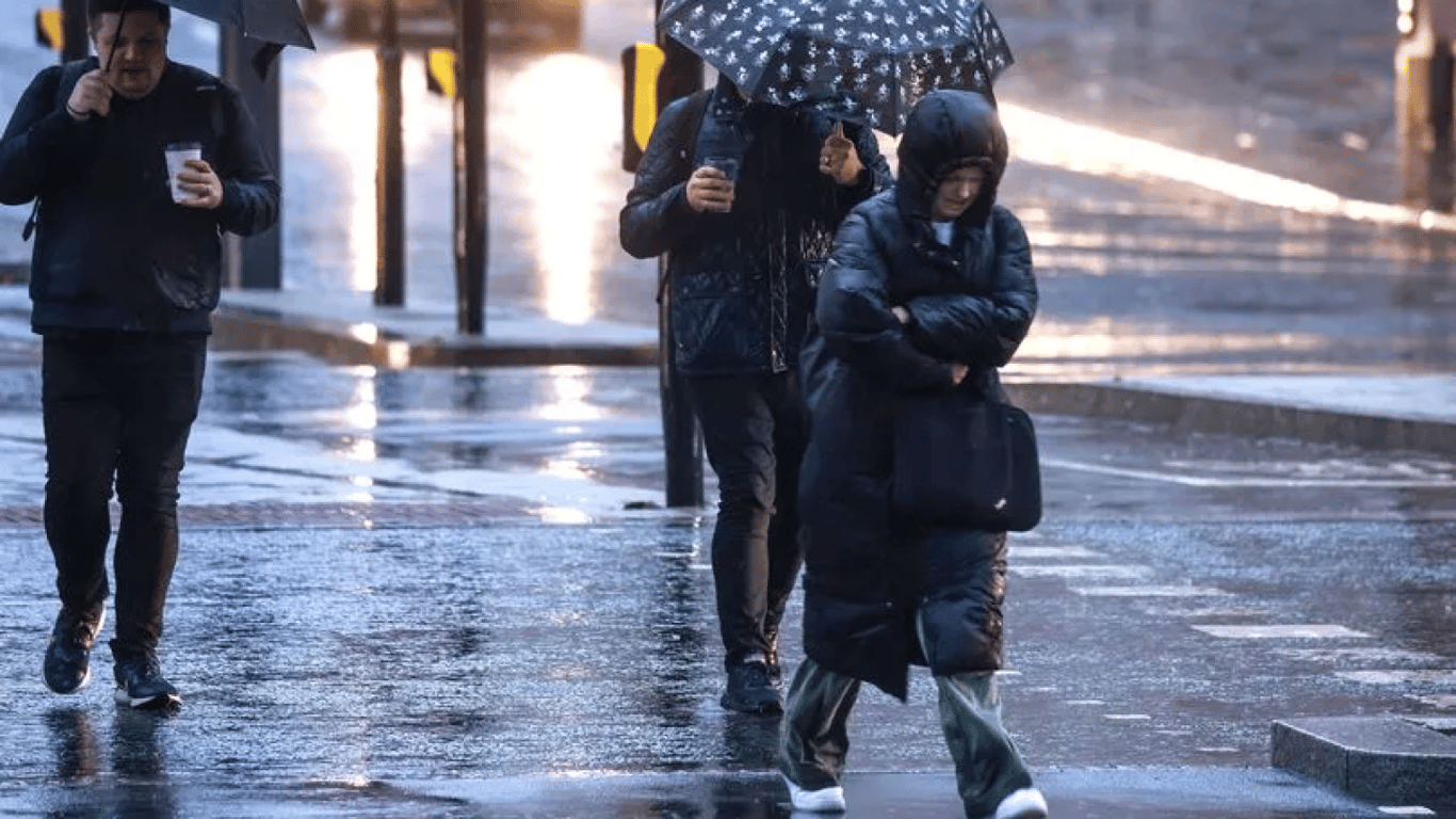 Погода в Україні в понеділок, 25 березня — які області заллють зливи