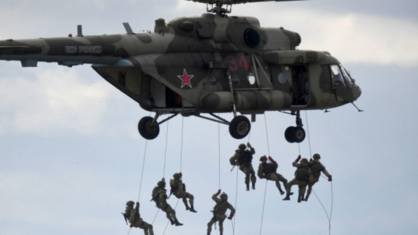 РФ готовит десантников для высадки в украинском тылу