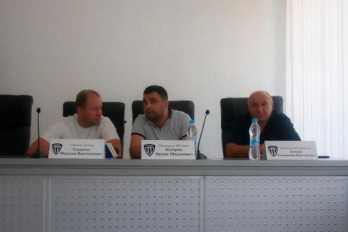 Оганов на презентації Зорі