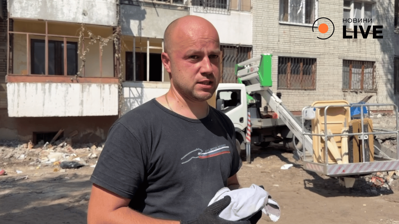 Жительница разрушенного дома во Львове