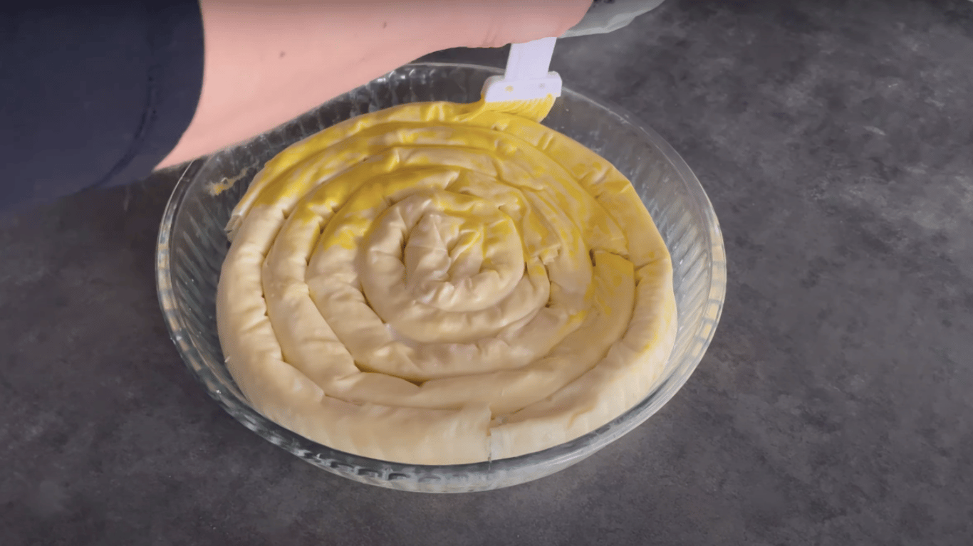 простий рецепт пирога зі шпинатом із тіста філо