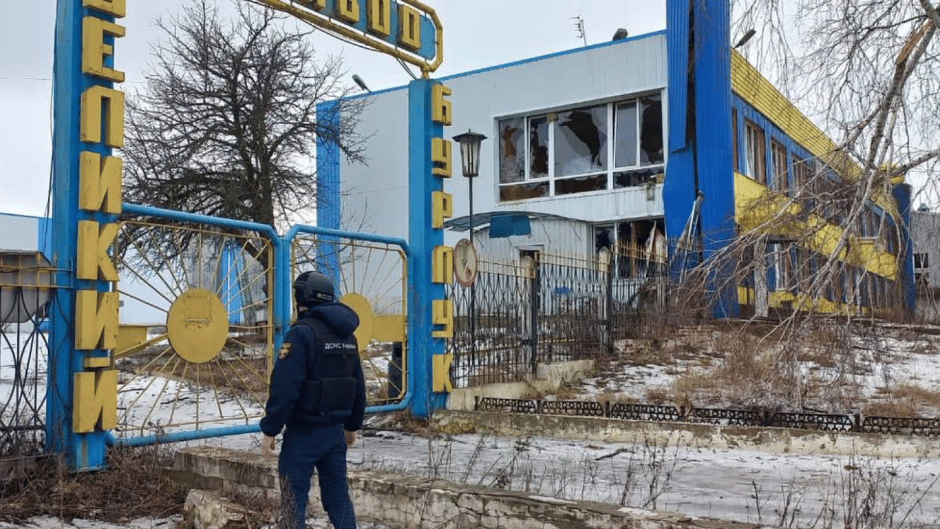Росіяни вдарили по Харківщині різними типами зброї — є поранені