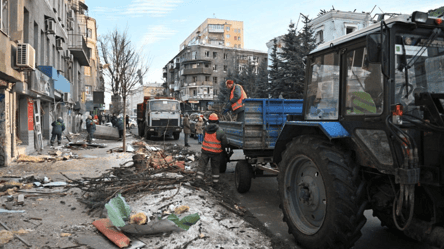 Разрушено научное учреждение — в ОВА показали последствия обстрела Харькова - 285x160