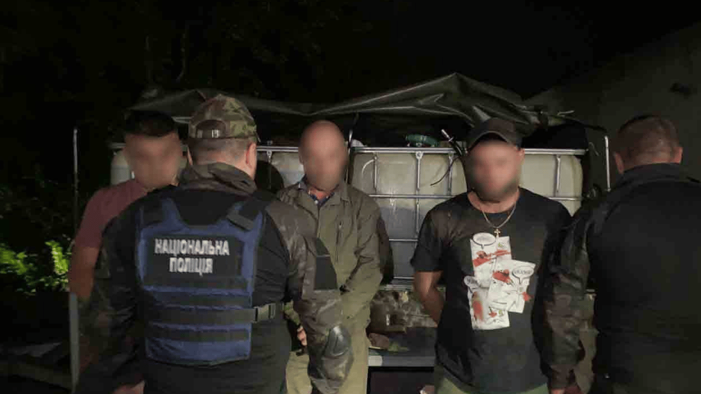 У Вінницькій області злочинна група зливала з локомотивів Укрзалізниці пальне