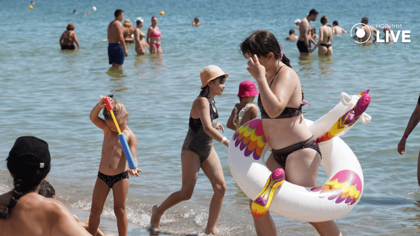 Останні теплі дні —  як змінилася вартість відпочинку у Коблевому - фото 1
