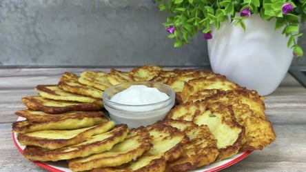 Рецепт приготування картопляних дерунів: знадобиться 100 г сметани - 285x160