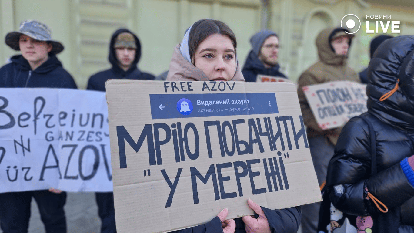 Одесити вийшли на мітинг в центрі міста — фоторепортаж - фото 2