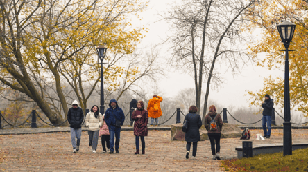 Листопад дивує — в Україну повертається тепла осінь - 285x160