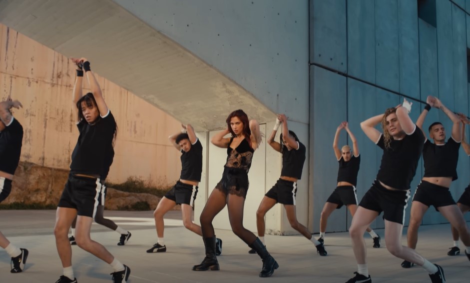 Запальні танці на даху — українка Таня Муїньо зняла новий кліп для Дуа Ліпи - фото 4