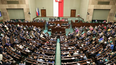 Парламент Польши отправил правительство премьера Моравецкого в отставку - 285x160