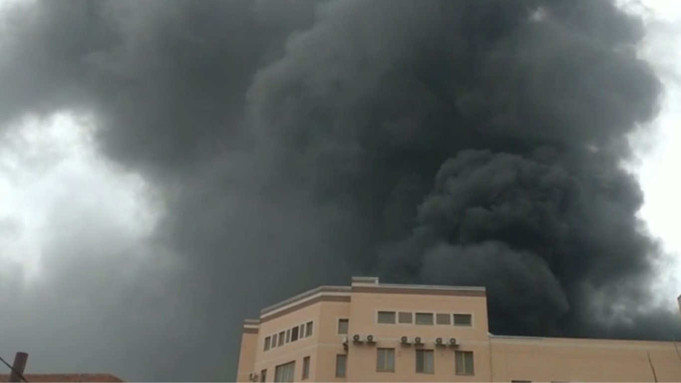 В Ростове произошел масштабный пожар в здании управления пограничной службы ФСБ