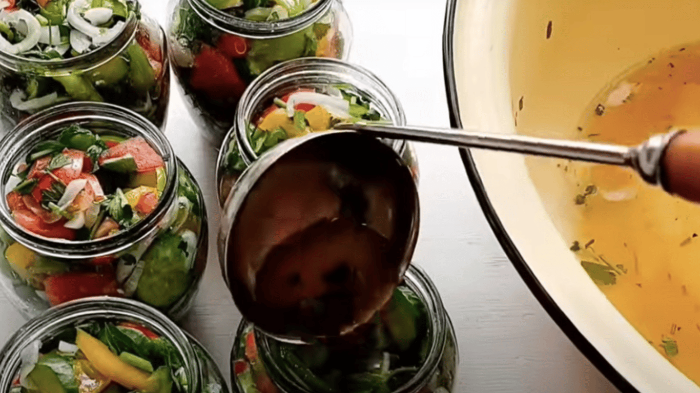 рецепт овочевого салату на зиму