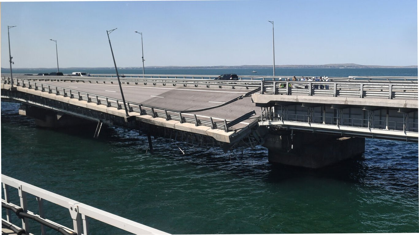 Чому втрата частини Чорноморського флоту ізолює Крим навіть за наявності мосту