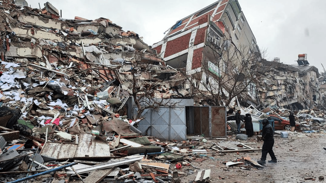На юго-востоке Турции снова произошло мощное землетрясение: погибли люди