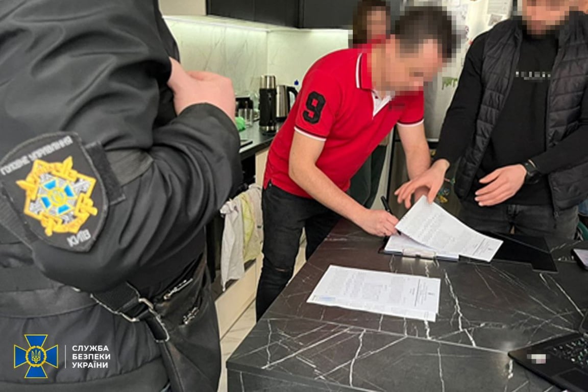 СБУ затримала блогерів, які під час стримів видавали місця базування військових - фото 1