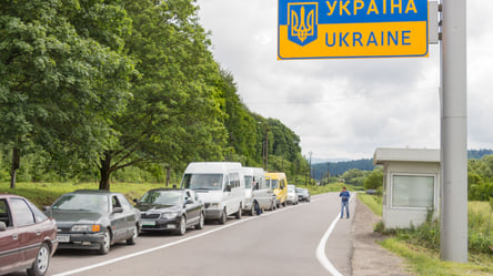 Черги на кордоні України — п'ять КПП особливо перевантажені - 290x166