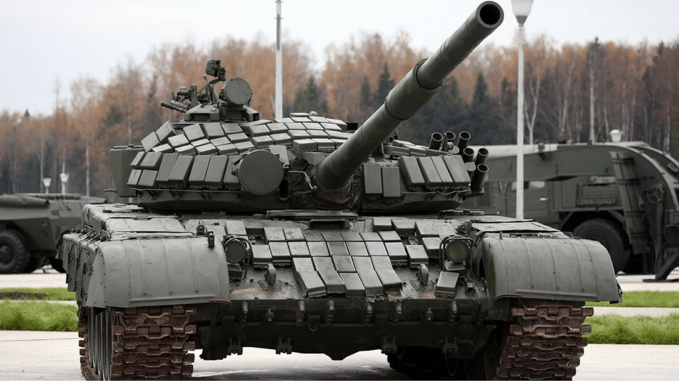 Марокко передало Украине танки Т-72Б, проходившие модернизацию в Чехии.
