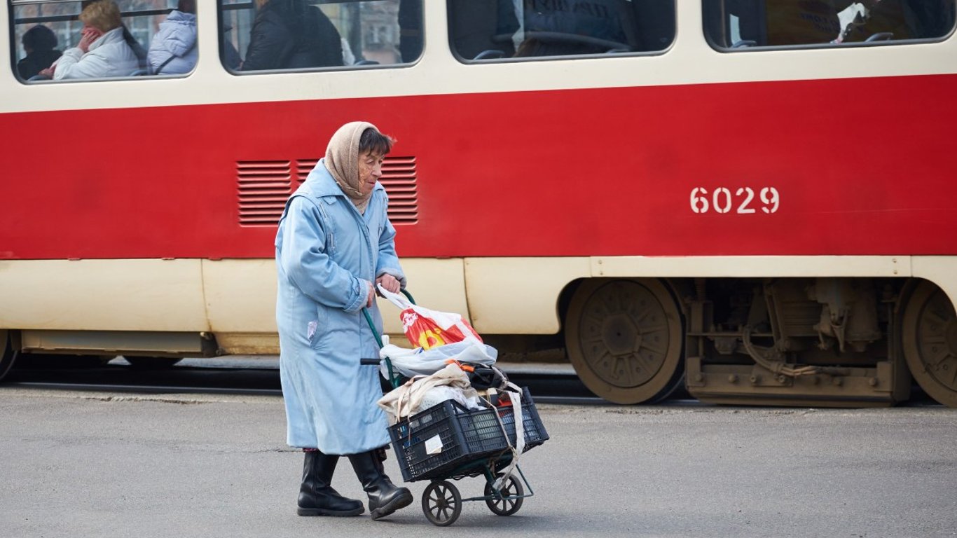 Українці можуть залишитись без пенсії у 2025 році — чому припиняють виплати та що з цим робити