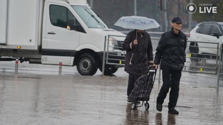 Пора достать зонты — Укргидрометцентр назвал регионы, которые на этой неделе накроют дожди - 285x160