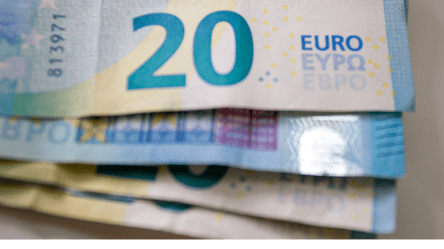 Евро на обмен — валюту каких годов принимают в Украине - 285x160