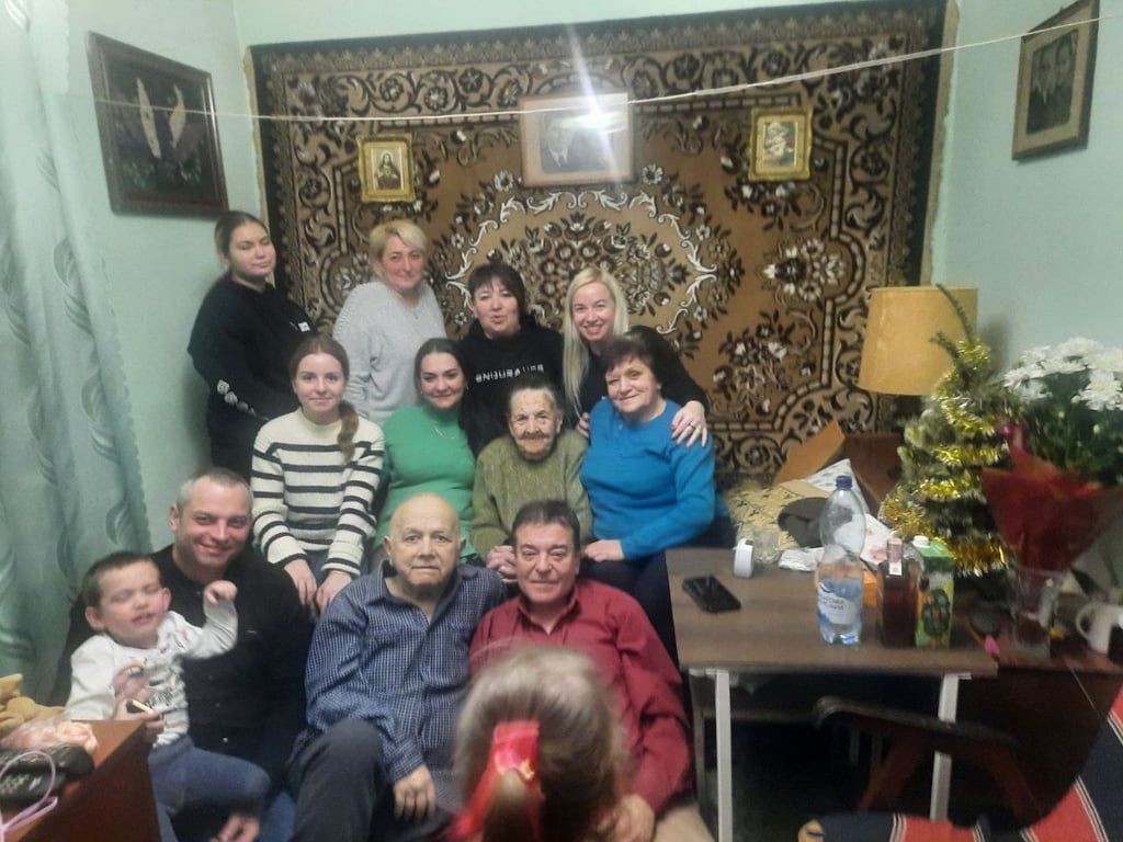 Евгения Тесленко с семьей. Фото: Виктория Самотий
