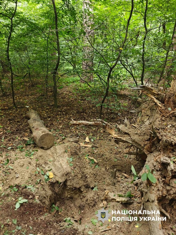 Місце підриву касетного боєприпасу у Шевченківському районі столиці