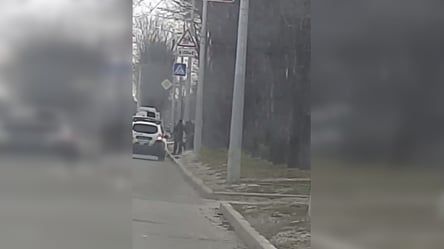 В Харькове работники ТЦК силой затащили мужчину в авто - 285x160