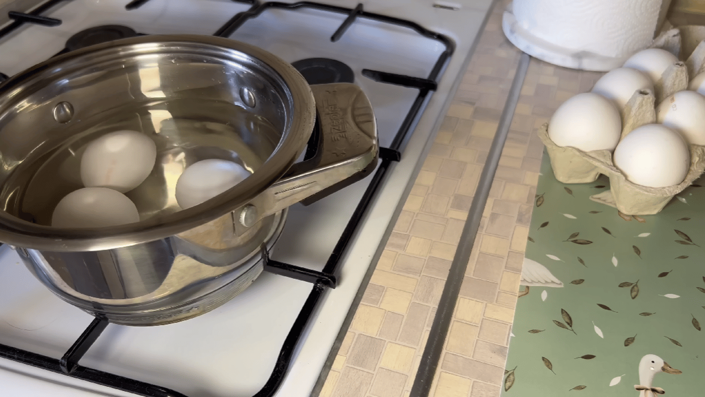 Як пофарбувати яйця рисом - інструкція