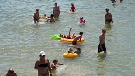 Курортний сезон — наскільки тепла вода у морі в Одесі сьогодні - 285x160