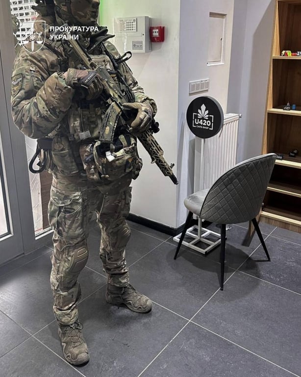 Обшуки у магазинах U420