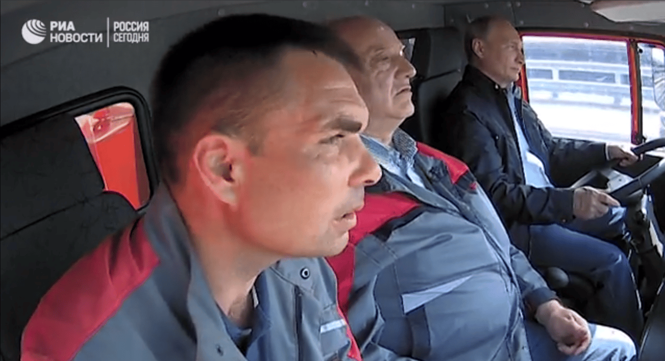 Путін за кермом