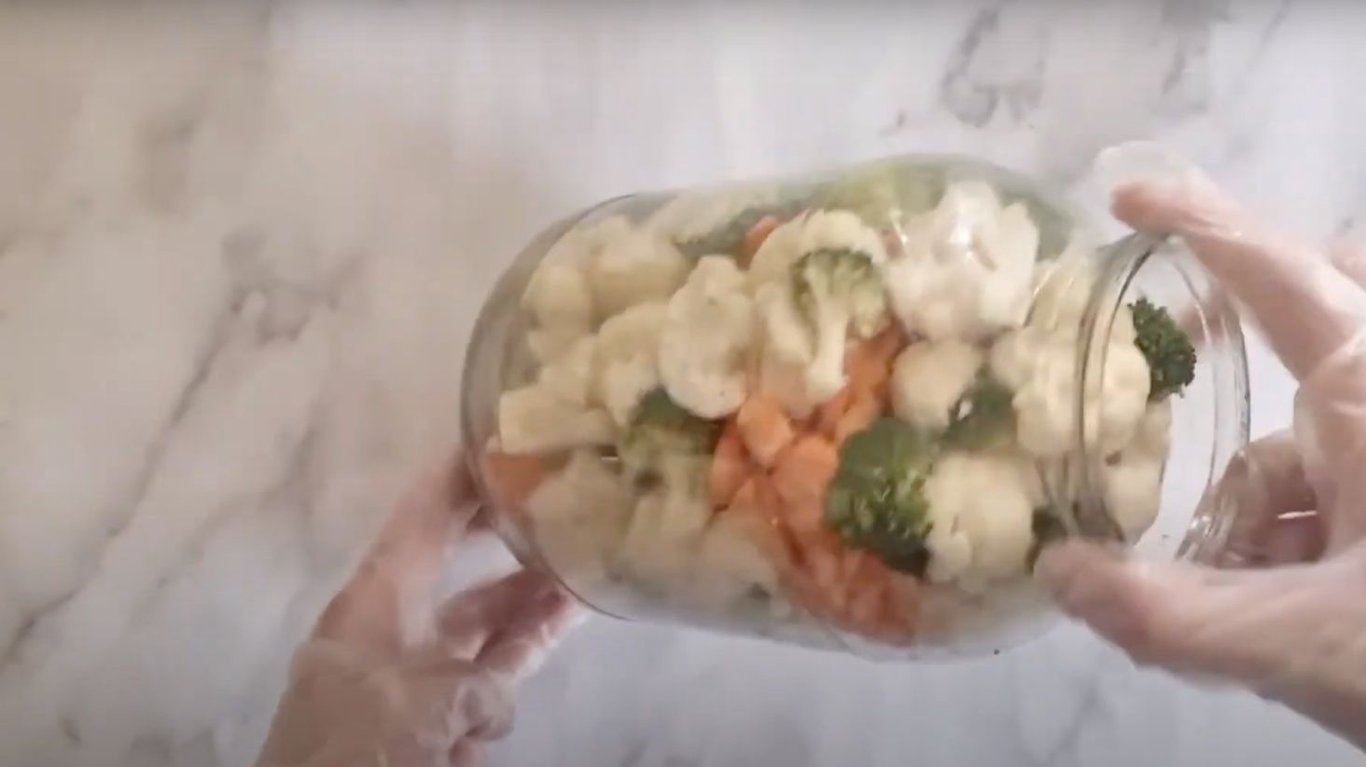 квашена цвітна капуста та броколі на зиму