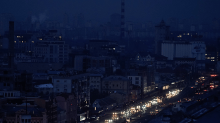 В Киеве и области ввели экстренные отключения света - 304x171