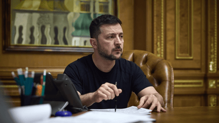 Зеленский подписал закон о перезахоронении военных - 290x160