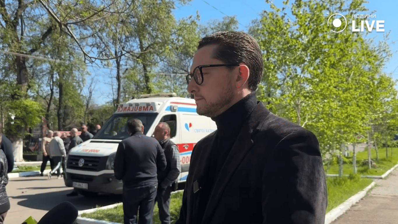 Поховання померлого депутата Олександра Іваницького