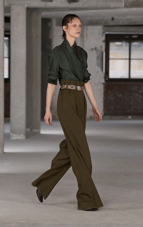 Широкі штани можуть бути частиною будь-якого луку