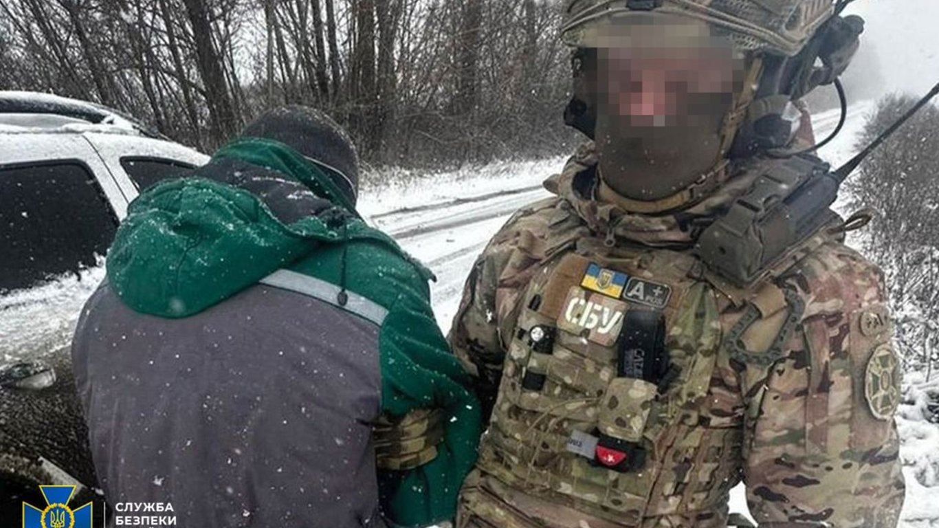 СБУ затримала зрадника, який здавав російським спецслужбам позиції ЗСУ