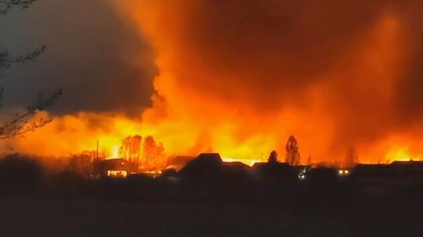 У Ростовській області Росії внаслідок атаки БпЛА загорівся нафтопереробний завод