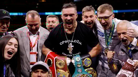 Усик прокомментировал отказ от пояса WBO — что сказал - 285x160