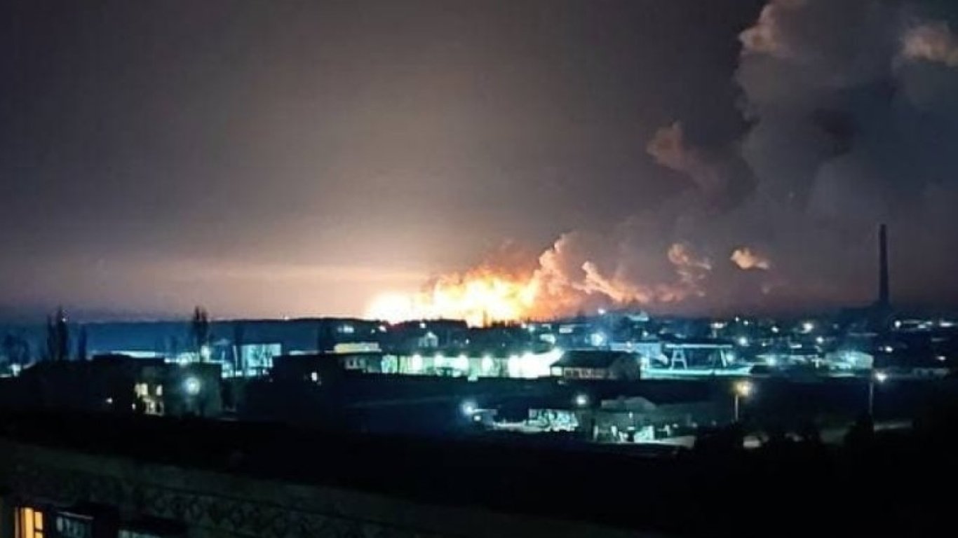 У Росії скаржаться на вибухи в трьох областях — загорівся сарай