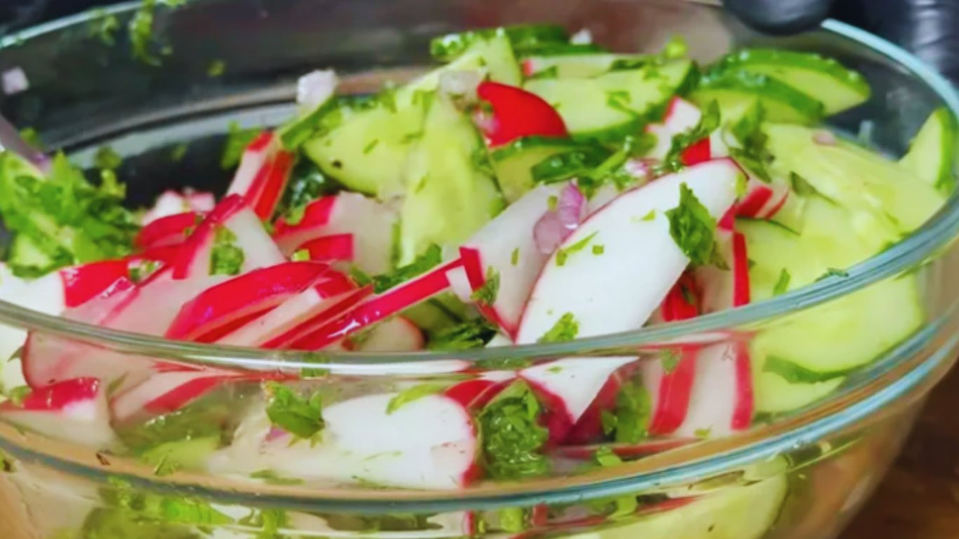 рецепт салату з редискою