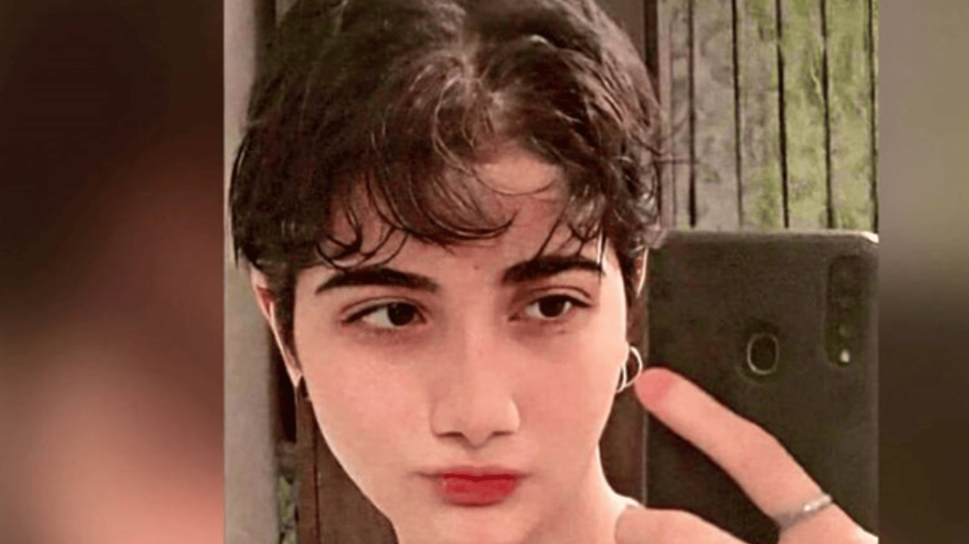 В Ірані померла 16-річна дівчина, на яку напала поліція через неправильне носіння хіджабу