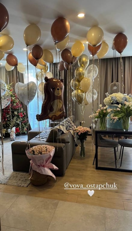 Дружина Остапчука похизувалася сюрпризом від нього