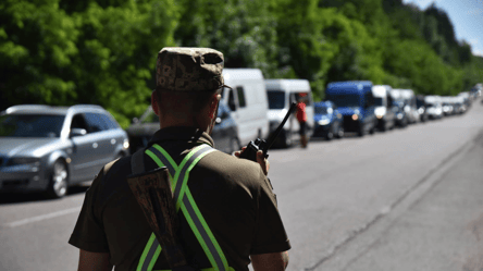 На кількох КПП є скупчення авто — де великі черги на кордоні - 285x160