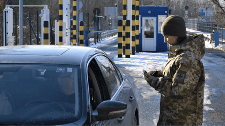 Перетин кордону 2023: чи можуть виїхати українські чоловіки з робочою візою - 285x160