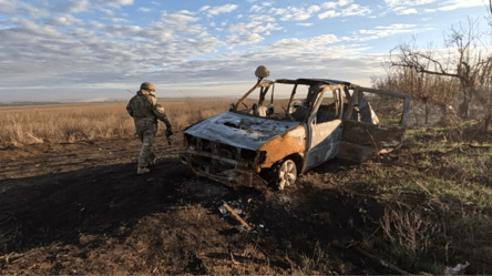 В ГПСУ показали, как бойцы спаслись от атаки дрона — видео - 285x160