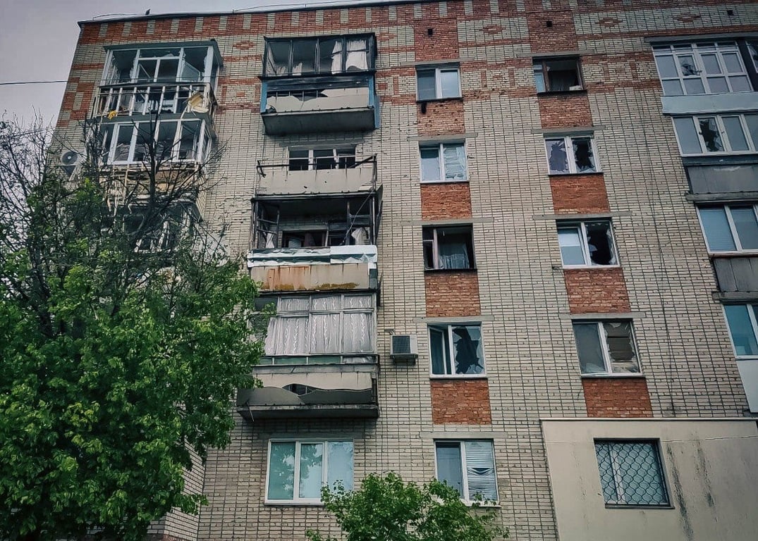 Окупанти скинули на Суми дві авіабомби — є загиблі - фото 2