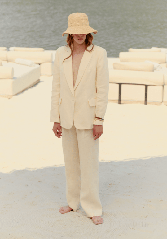 Універсальні речі, що можна носити в різний сезон