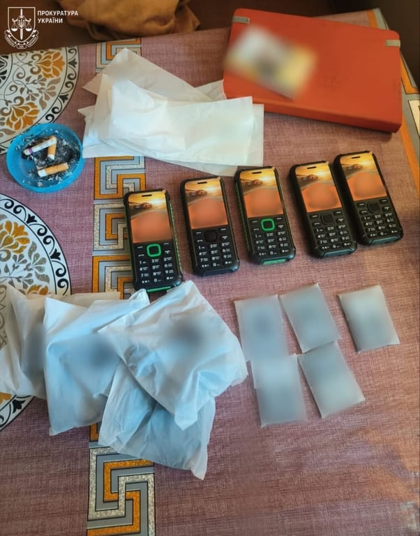 Вилучені мобільні телефони у справі про підготовку теракту в Ізмаїлі