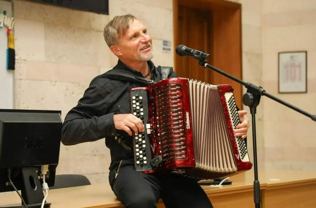 Скрипка розповів про родичів в Росії